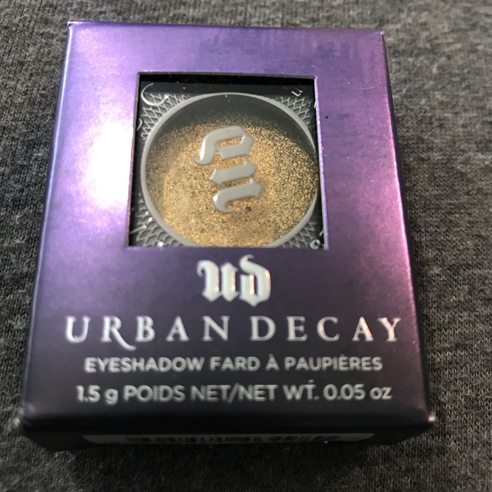 Urban Decay eyeshadow. Blitz tone.